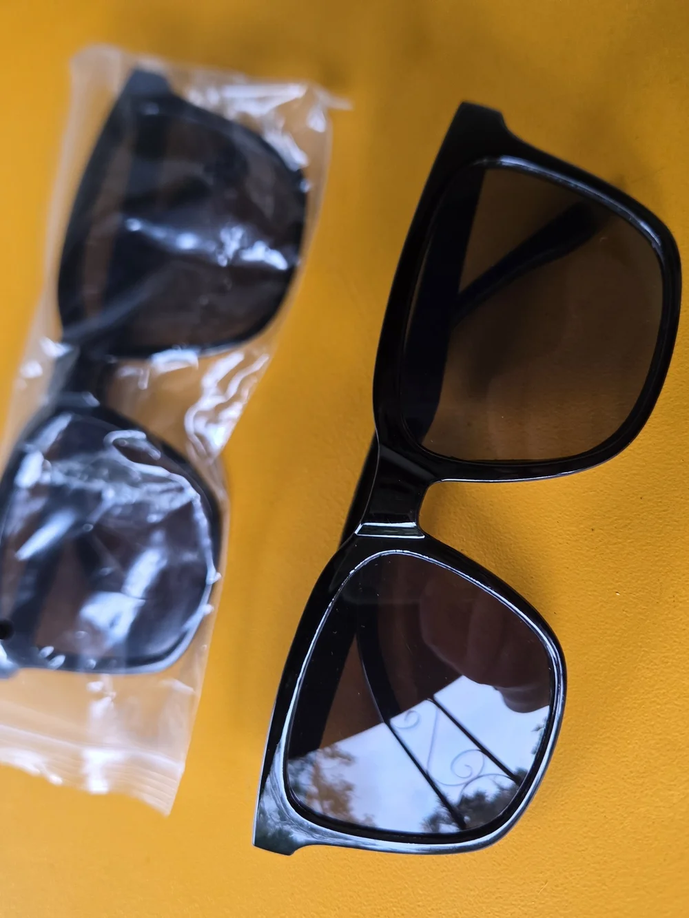 Classic Black Unisex Sunglasses - Polarized Lens